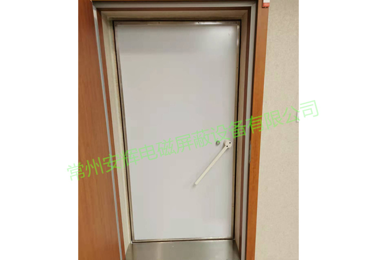 电机在门扇内的电动屏蔽门